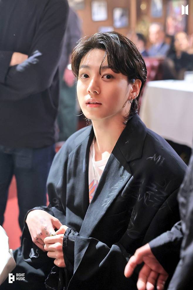 방탄소년단 정국, 美 빌보드 글로벌 주요 차트 '신기록 신화'..138주·141주째 진입