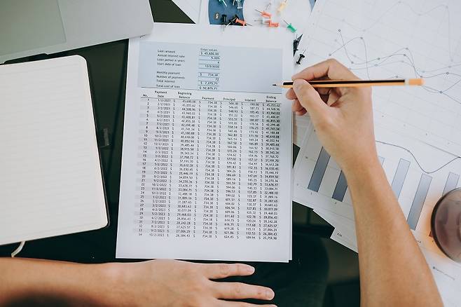 생활비가 몇년째 고정돼 있다면 인상을 고려해 보자.[사진 | 게티이미지뱅크]