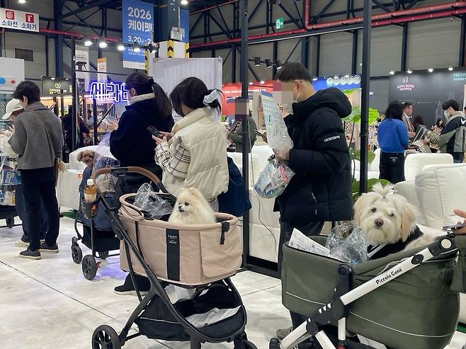 반려동물 산업 박람회를 찾은 반려 가족들 [촬영 김세린]