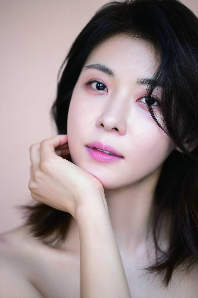 ENA 월화드라마 '클라이맥스'에서 추상아 역을 맡은 배우 하지원 / 사진제공=해와달엔터테인먼트