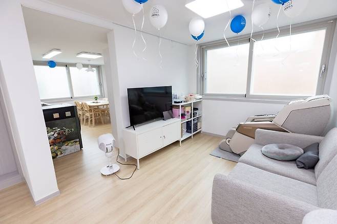 ▲ 새빛하우스는 매년 신청 가구가 늘어나며 시민들에게 호응을 얻고 있다. 새빛하우스 사업에 선정돼 집을 수리한 가구. /사진제공=수원특례시