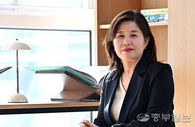 윤명희 경기도서관장. 사진=김경민 기자