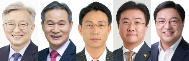 왼쪽부터 권칠승 더불어민주당 의원, 채홍호 전 대구시 행정부시장, 김영길 전 민주당 정책위원회 정책실장, 백수범 변호사, 허소 민주당 대구시당 위원장.