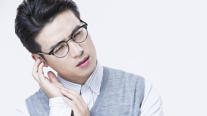 돌발성 난청은 응급질환으로 치료 시기를 놓치면 청력을 영구적으로 잃을 수 있다 | 출처: 클립아트코리아