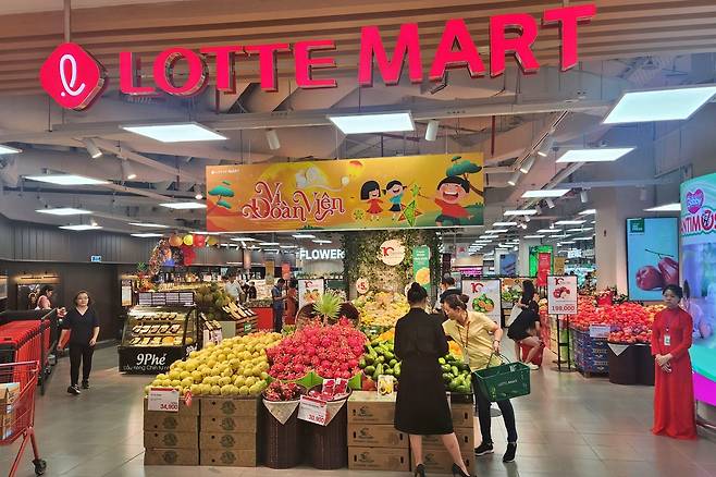 베트남 롯데마트 하노이센터점 매장 입구 전경.(롯데마트 전경)