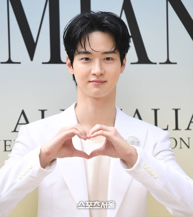 장동윤이 15일 서울 성북구 한국 가구박물관에서 열린 주얼리 브랜드 다미아니 포토콜 행사에서 포즈를 취하고 있다. 2025. 9. 15 최승섭기자 thunder@sportsseoul.com