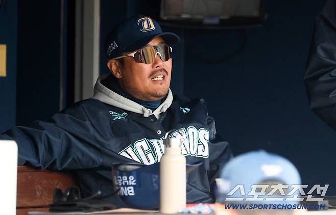 15일 마산야구장에서 열린 NC 다이노스와 키움 히어로즈의 시범경기. NC 이호준 감독이 경기를 준비하고 있다. 창원=박재만 기자 pjm@sportschosun.com/2026.03.15/