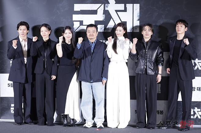 영화 '군체' 제작보고회에 참석한 고수, 김신록, 신현빈, 연상호 감독,&nbsp; 전지현, 구교환, 지창욱.&nbsp; 2026.4.6 ⓒ이혜영 기자 lhy@hankooki.com