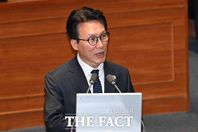 김민석 국무총리는 6일 국회에서 열린 경제 분야 대정부질문에서 "새 정부 출범 이후 제일 부담스러운 지표는 환율"이라고 밝혔다. 사진은 김 총리가 지난 2월 11일 오후 국회에서 열린 교육·사회·문화 분야 대정부질문에서 황명선 더불어민주당 의원의 질문에 답하는 모습. /국회=남용희 기자