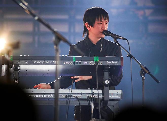 3일 서울 강서구 LG아트센터 U+스테이지에서 열린 재개 기념 ‘홈커밍데이’에 실리카겔이 무대에 올랐다. EBS 제공