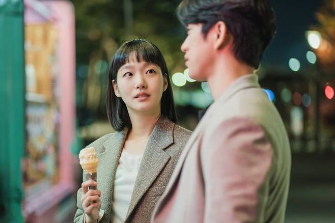 가슴 후벼파는 감성에 비주얼합 최고…4월 역대급 인생