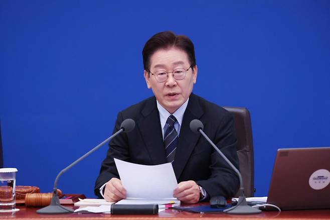 이재명 대통령이 6일 오전 청와대에서 열린 제14회 국무회의 겸 제4차 비상경제점검회의에서 발언하고 있다. 청와대사진기자단