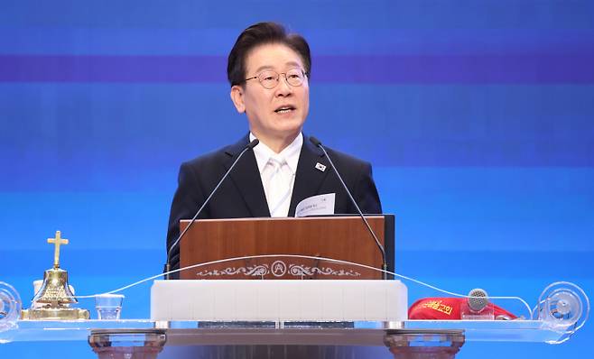 이재명 대통령이 지난 5일 서울 여의도순복음교회에서 열린 부활절 연합예배에서 축사하고 있다. 연합뉴스