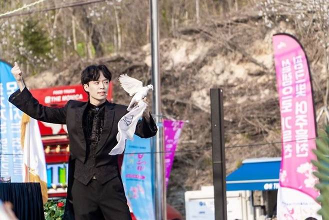 [서울=뉴시스] 여주흥천남한강벚꽃축제. (사진=여주흥천남한강벚꽃축제 홈페이지 캡처) *재판매 및 DB 금지