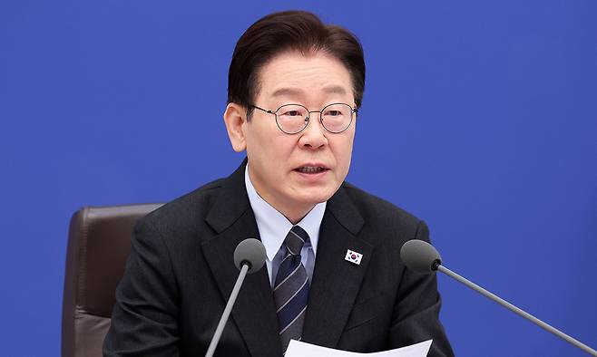 이재명 대통령이 6일 청와대에서 열린 국무회의 겸 비상경제점검회의에서 발언하고 있다. 연합뉴스