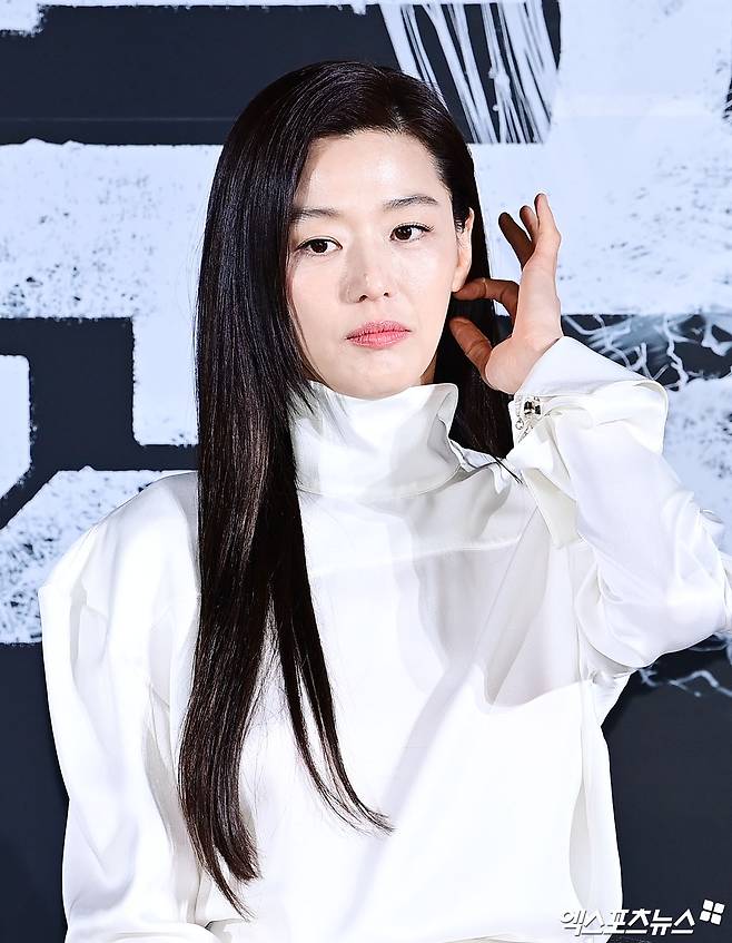 영화 '군체' 제작보고회 배우 전지현