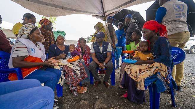 DR콩고 고마시 국내실향민 캠프 찾은 에릭 퍼디슨 WFP 본부장 [WFP 한국사무소 제공. 재판매 및 DB 금지]