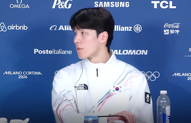 2026 밀라노 코르티나담페초 동계올림픽 후 인터뷰를 진행하는 황대헌