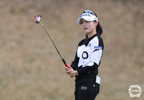 더 시에나 오픈 2026 마지막 라운드 1번 홀에서 퍼팅하는 이예원. /사진=KLPGA