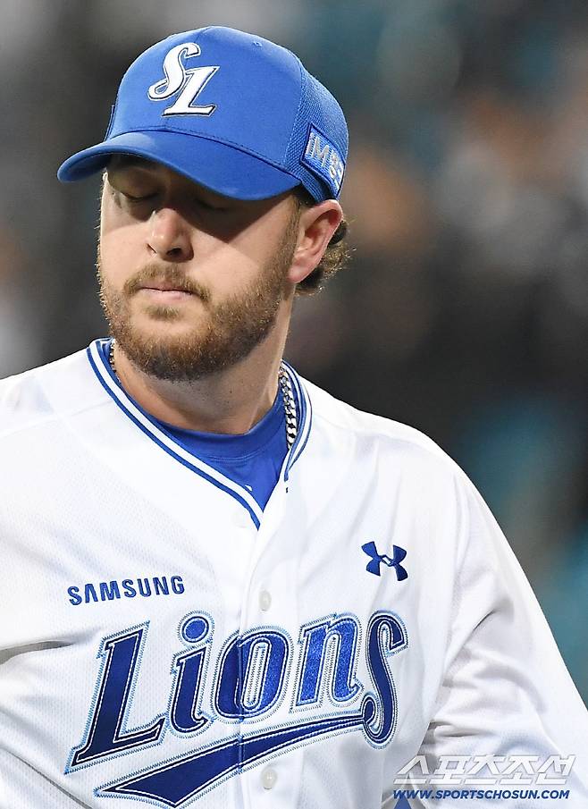 31일 대구 삼성라이온즈파크에서 열린 삼성과 두산의 경기. 4회초 강판 당하는 삼성 선발 오러클린. 대구=송정헌 기자songs@sportschosun.com/2026.03.31/