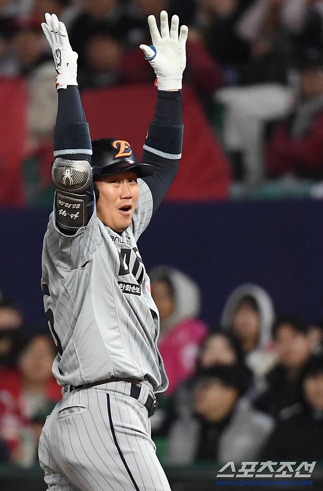 7일 인천 SSG랜더스필드에서 열린 SSG와 한화의 경기. 3회초 2사 만루. 2타점 적시타 날린 한화 하주석. 인천=송정헌 기자songs@sportschosun.com/2026.04.07/