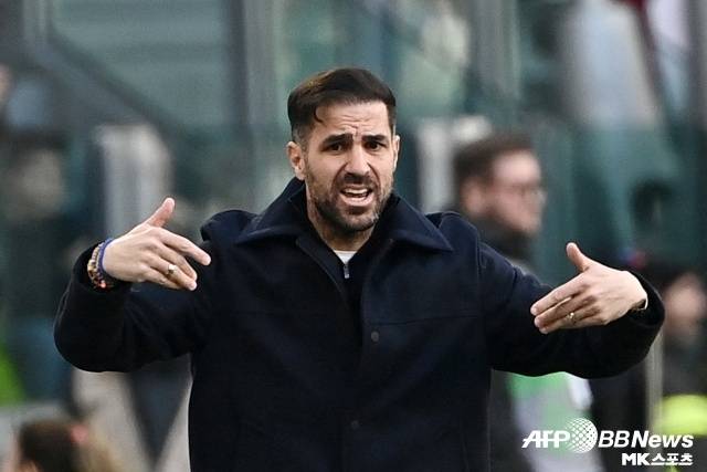 파브레가스가 이렇게 높은 평가를 받는 건 현재 코모에서의 성공 때문이다. 그는 코모를 세리에A 4위로 이끌고 있다. 그들은 유벤투스, AS로마보다 높은 위치에 있다. 창단 첫 챔피언스리그를 바라볼 수 있는 입장이다. 사진=AFPBBNews=News1