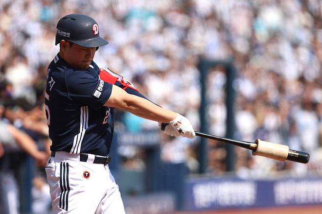 [서울=뉴시스] 프로야구 두산 베어스의 양의지가 29일 창원NC파크에서 열린 2026 신한 쏠 KBO리그 NC 다이노스와의 경기에서 타석에 들어서고 있다. (사진=두산 베어스 제공) 2026.03.29. *재판매 및 DB 금지