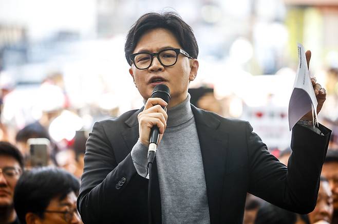 한동훈 국민의힘 전 대표가 3월22일 서울 동대문구 경동시장을 방문해 발언하고 있다. ⓒ연합뉴스