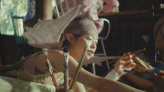 하지수/사진=악뮤 '기쁨, 슬픔, 아름다운 마음' 뮤직비디오