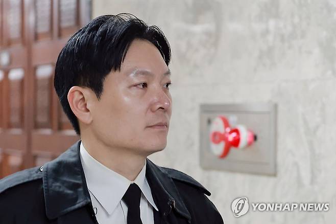 국민의힘 주최 청문회 참석하는 박상용 검사 (서울=연합뉴스) 신현우 기자 = 쌍방울 대북송금 사건을 수사했던 박상용 검사가 7일 국회에서 윤석열 정권 정치검찰 조작기소 의혹 사건 진상규명 국정조사특별위원회 국민의힘 위원들이 연 '민주당의 공소취소·재판조작 진상규명 청문회'에 참석하고 있다. 2026.4.7 nowwego@yna.co.kr