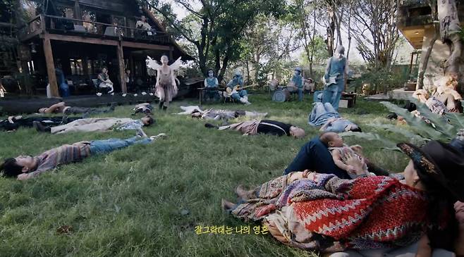 듀오 악뮤(AKMU)이 정규 4집 '개화'(FLOWERING)로 컴백했다.
사진=유튜브 채널 'AKMU' 영상 'AKMU '개화(FLOWERING)' Full Album 전곡 듣기' 캡처