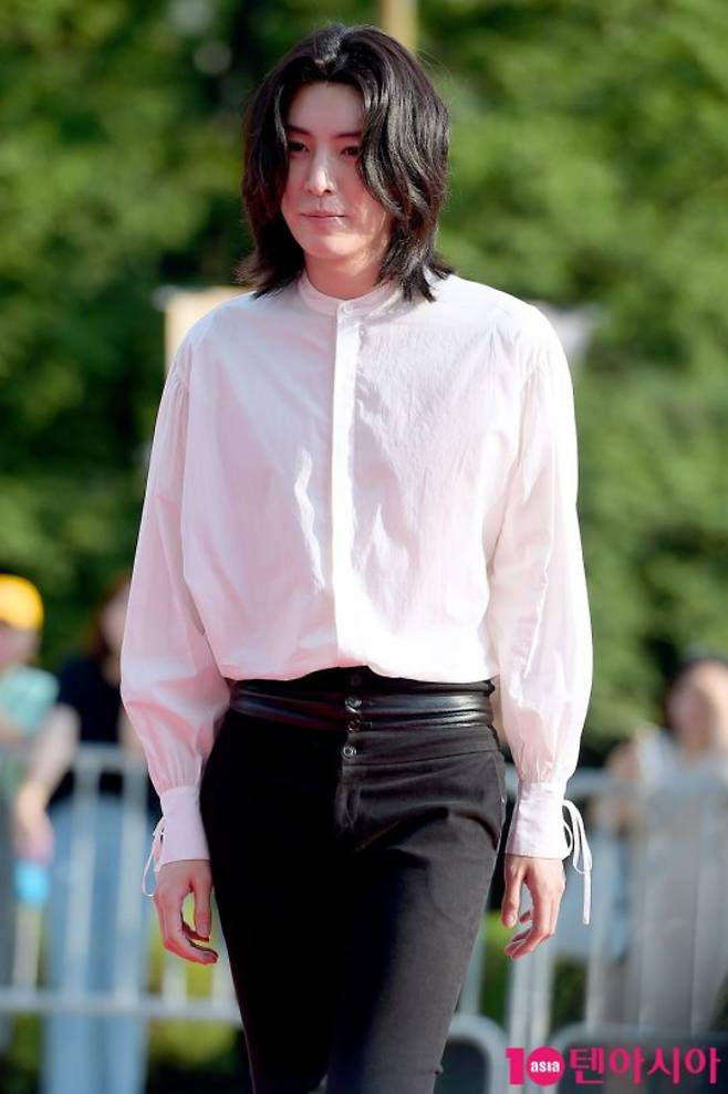 노민우가 공식 행사에 참석해 포즈를 취하고 있다./사진=텐아시아DB