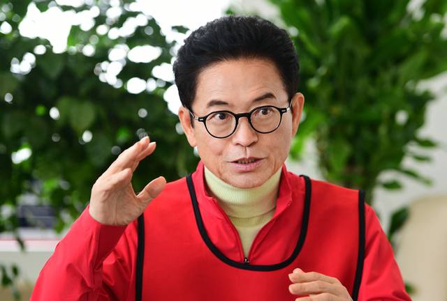 이철우 경북도지사 예비후보가 대구일보와의 인터뷰에서 대구·경북 행정통합 등과 관련한 견해를 밝히고 있다. 김진홍 기자