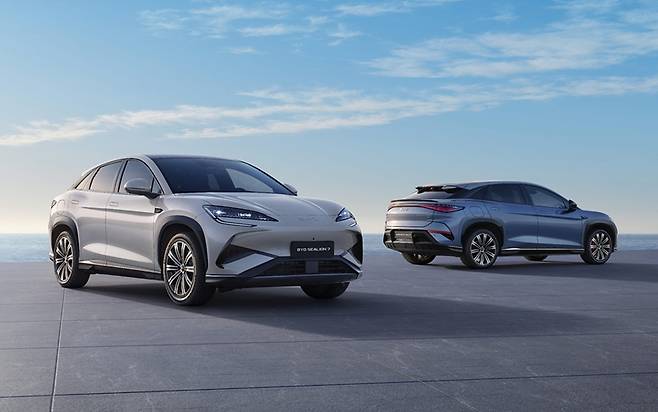 BYD코리아가 올해 1분기 판매량 기준 수입차 업계 4위에 등극했다. 사진은 BYD 씨라이언7. / BYD