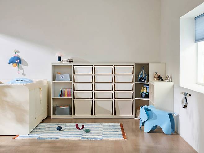 ▲한샘 키즈 대표 시리즈인 '샘키즈'의 수납장으로 꾸민 아이방 모습.사진=한샘