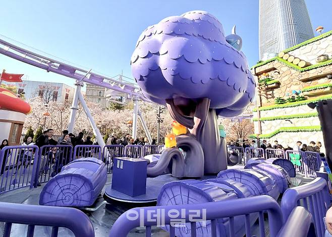 롯데월드 어드벤처 매직아일랜드 ‘메이플 아일랜드 존’의 ‘아르카나라이드’ (사진=이민하 기자)