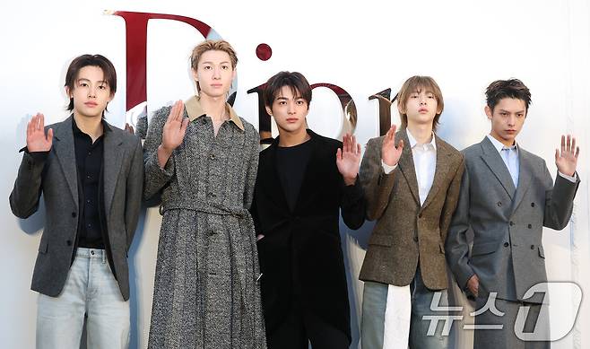 코르티스 성현(왼쪽부터)과 마틴, 건호, 주훈, 제임스ⓒ 뉴스1 권현진 기자