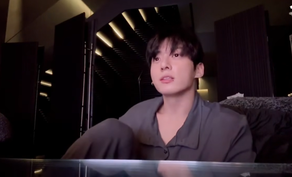 ⓒ팬 소통 플랫폼 위버스 정국 라이브 방송 중 화면 캡처