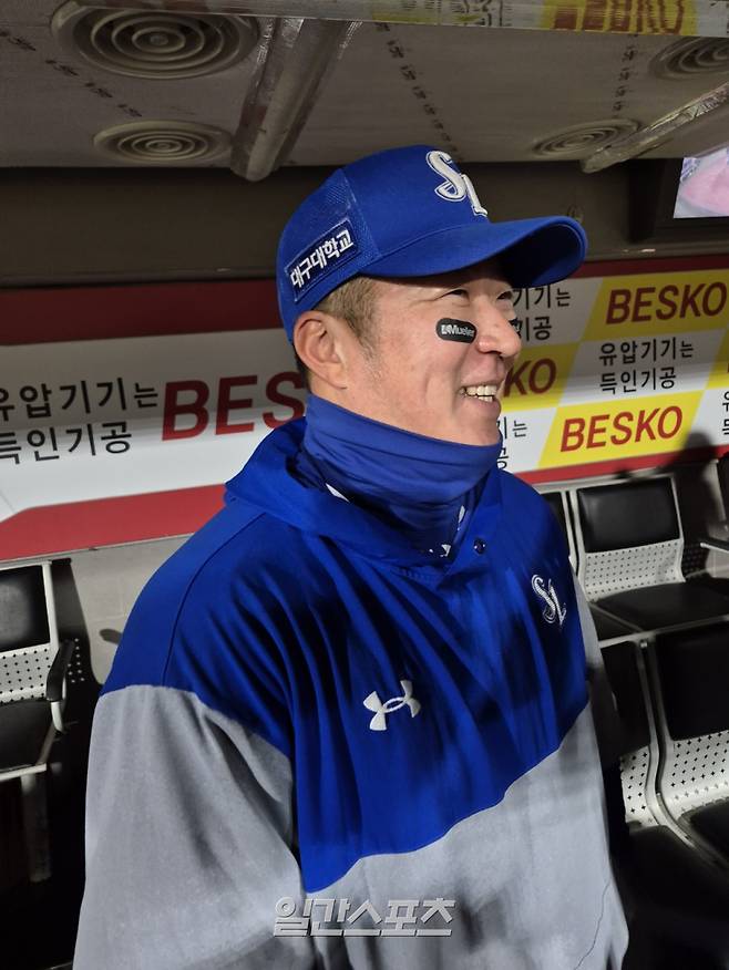 7일 광주 KIA전을 마친 뒤 취재진과 인터뷰하는 최형우. 광주=배중현 기자