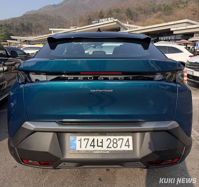 푸조 3008 후면. 송민재 기자&nbsp;