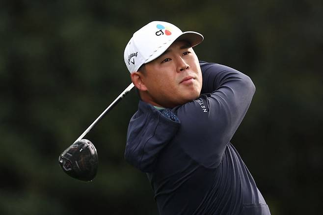 마스터스 공식 연습 라운드를 하고 있는 김시우가 11번 홀에서 티샷을 날리고 있다. AFP연합뉴스