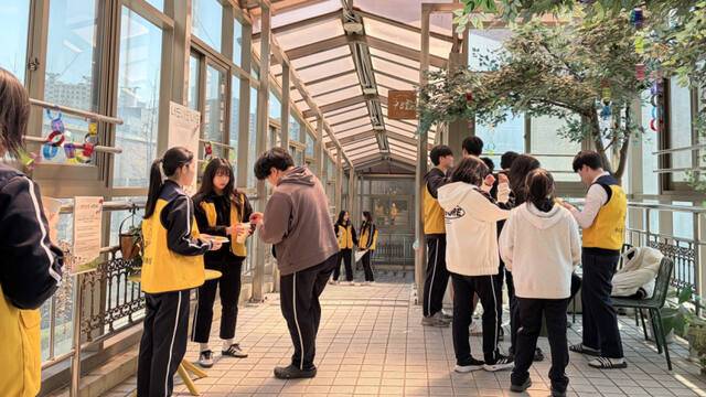 안산 원곡고가 생명존중 캠페인을 통해 따뜻한 학교 문화를 조성하고 있다. 원곡고 제공