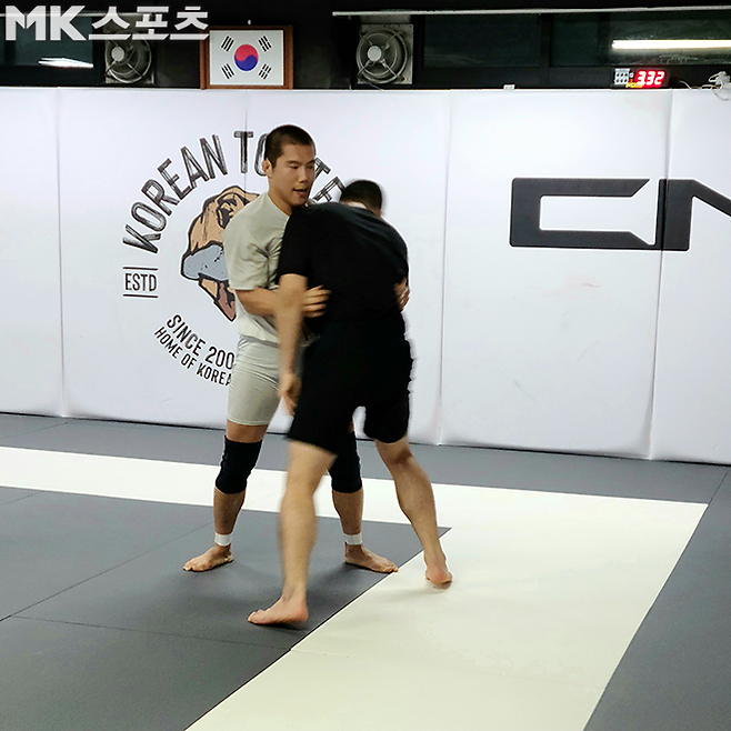 김상원이 2026년 4월 Korean Top Team 본관에서 Professional Fighters League 첫 경기 대비 훈련을 하고 있다. PFL은 UFC 다음가는 종합격투기 세계 2위 단체다. 사진(서울 합정동)=강대호 기자