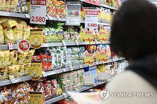 식품업계 '중동사태에 포장재 1∼2개월 고비' [연합뉴스 자료사진]