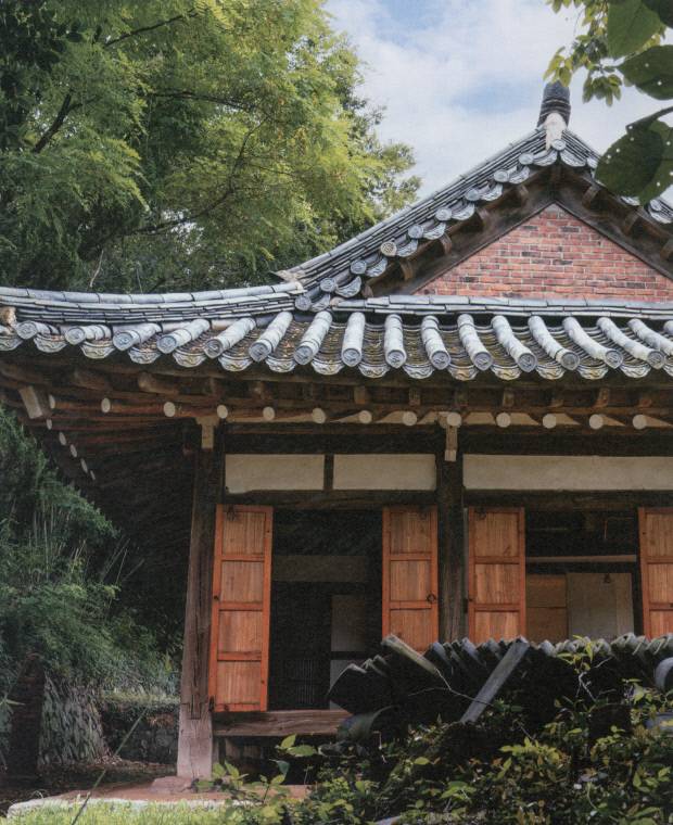 한국학호남진흥원은 최근 나주 누정의 가치와 문화적 의미 등을 담은 ‘나주 누정’을 펴냈다. 측면에서 본 기오정.