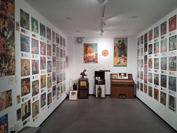 예륜 갤러리 전시실 장면