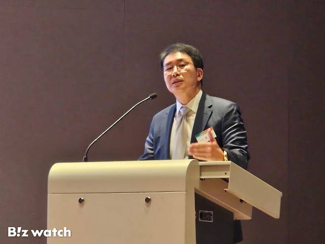 2일 HLB그룹 진양곤 의장이 한국거래소에서 사업 방향성에 대해 설명하고 있다./사진=HLB