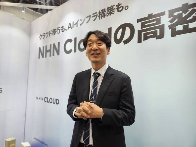 8일 김동훈 NHN클라우드 대표가 일본 도쿄 빅사이트에서 열린 ‘재팬 IT 위크’에서 마련한 NHN클라우드 부스에서 언론과 인터뷰를 하고 있다. (사진=안유리 기자)