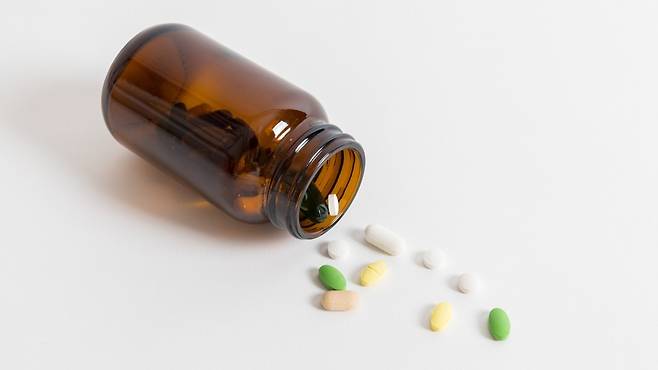 고지혈증 약 '스타틴' 약 설명서에 명시된 부작용 중 대부분은 인과관계가 없다는 연구 결과가 나왔다 ｜출처: 클립아트코리아