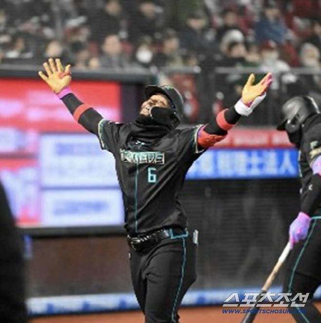 니혼햄 내야수 카스트로는 8일 라쿠텐전 4회 1점 홈런을 터트려 1대0 승리를 이끌었다. 사진캡처=니혼햄 파이터스 SNS